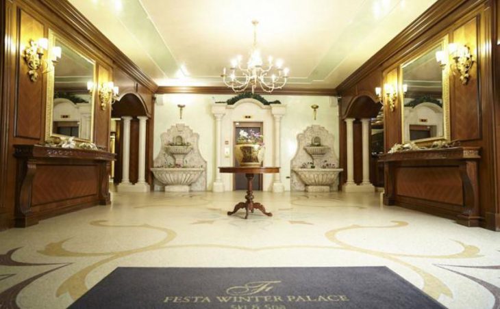 Hotel Winter Palace, Bulgaria, Lobby